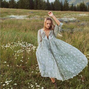 Daughters of India XL Diya Dress, Pistachio